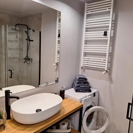 Blu M Z Basenem Apartment *