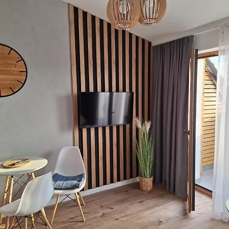 Blu M Z Basenem Apartment *